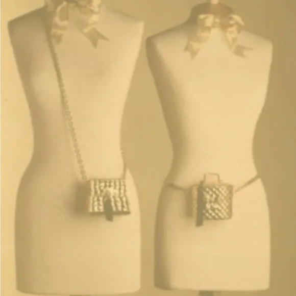 VINTAGE DEBBIE J PALMER 18K GOLD DIPPED PURSE With TASSEL & CHAIN - Picture 7 of 8